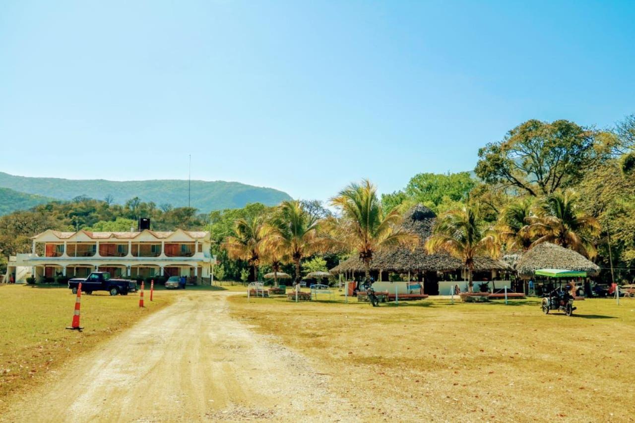 Hotel Y Restaurante El Texano Tamasopo Ngoại thất bức ảnh